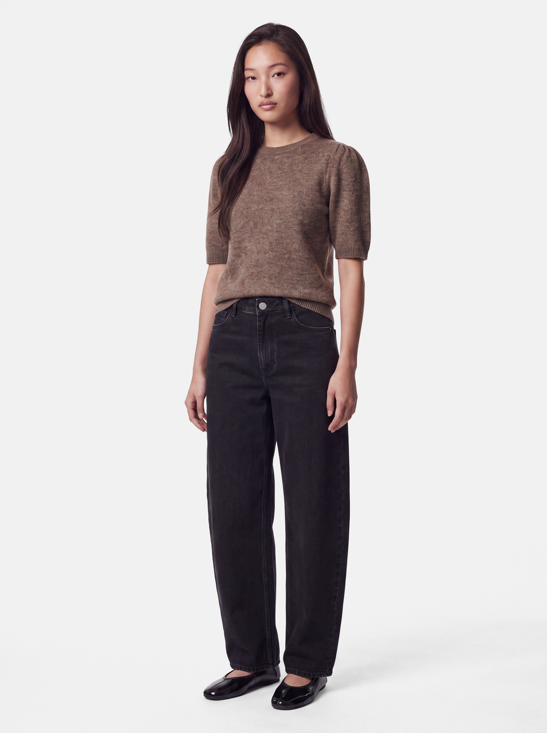 model_shot-front_full